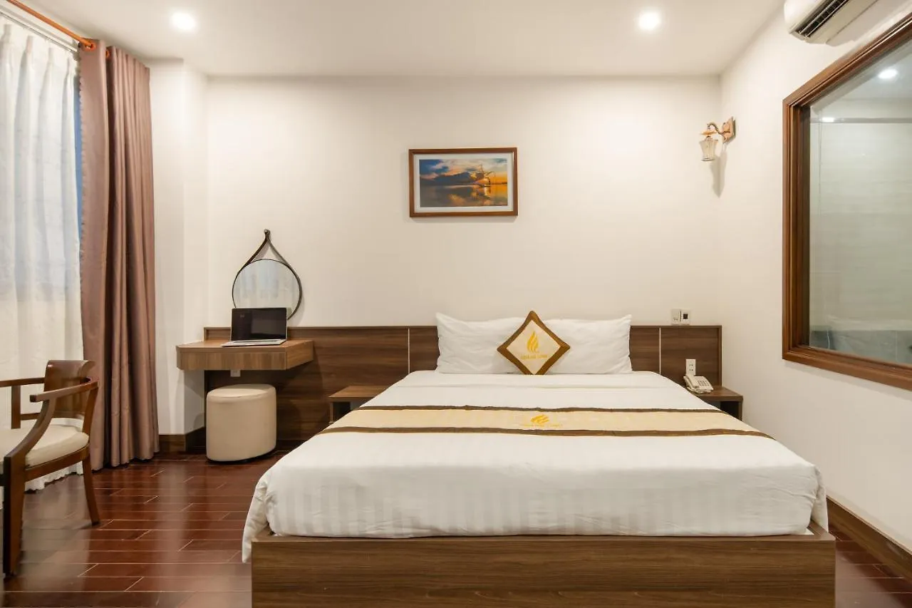 Hoang Linh Riverfront Hotel Da Nang 2*,