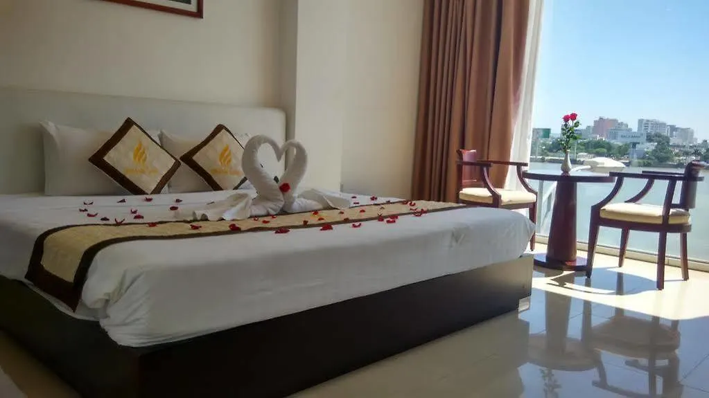 Hoang Linh Riverfront Hotel Da Nang